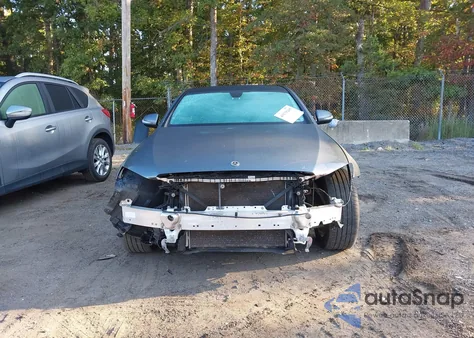 2018 Mercedes-Benz E 300 4Matic z USA, uszkodzony, nr VIN WDDZF4KB5JA384497